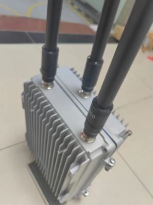 Двухканальный автомобильный подавитель FPV БПЛА